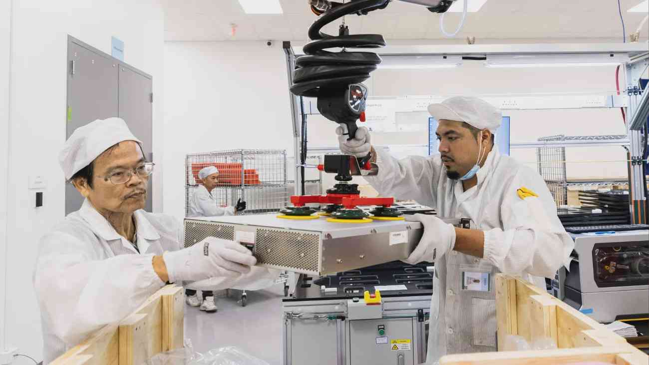 苹果向特朗普“交作业”，自研芯片服务器在美出