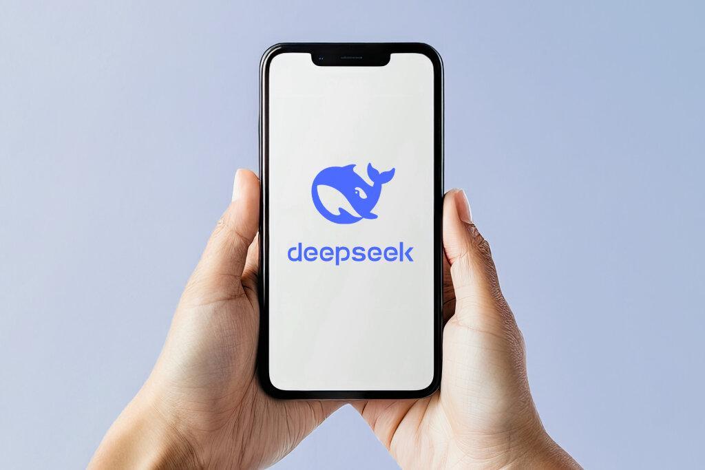一周AI大事：DeepSeek炒股“封神”，OpenAI自建
