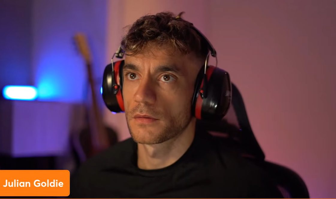 硬刚Gemini 3.0 Pro！DeepSeek V3.2实测性能确实猛，但这三个“硬伤”不得不防