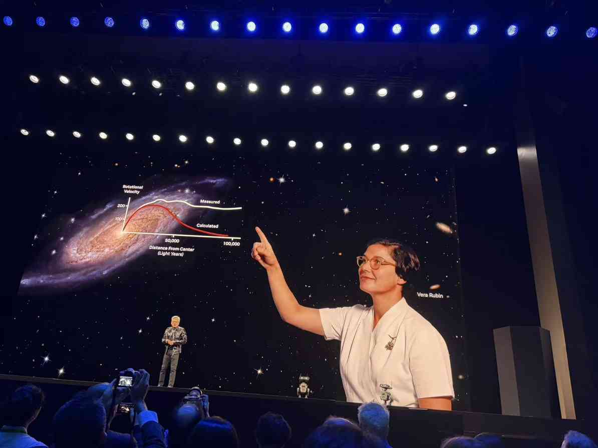 排队500米只为听一个答案！黄仁勋CES定调：未来(图15)