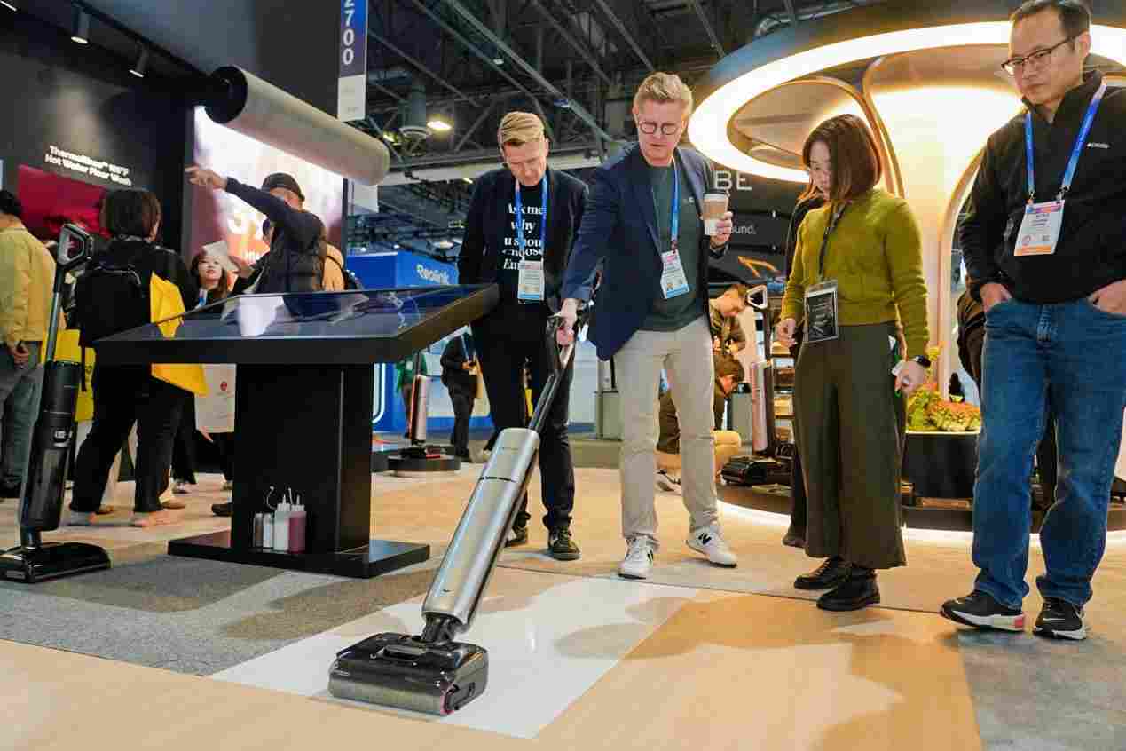 从「双」热洗地到「双」机械臂，追觅洗地机在 CES 2026 定义清洁新标准(图3)