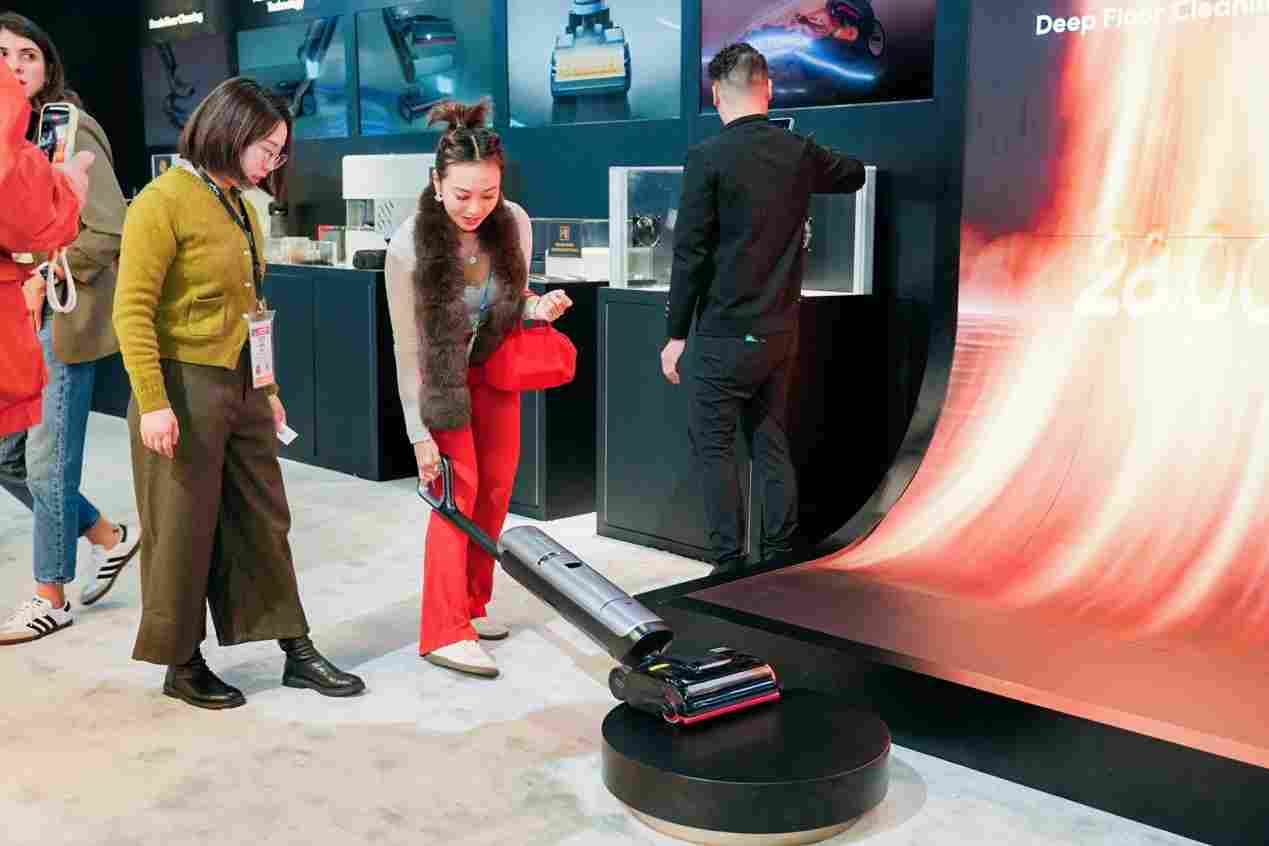 从「双」热洗地到「双」机械臂，追觅洗地机在 CES 2026 定义清洁新标准(图4)