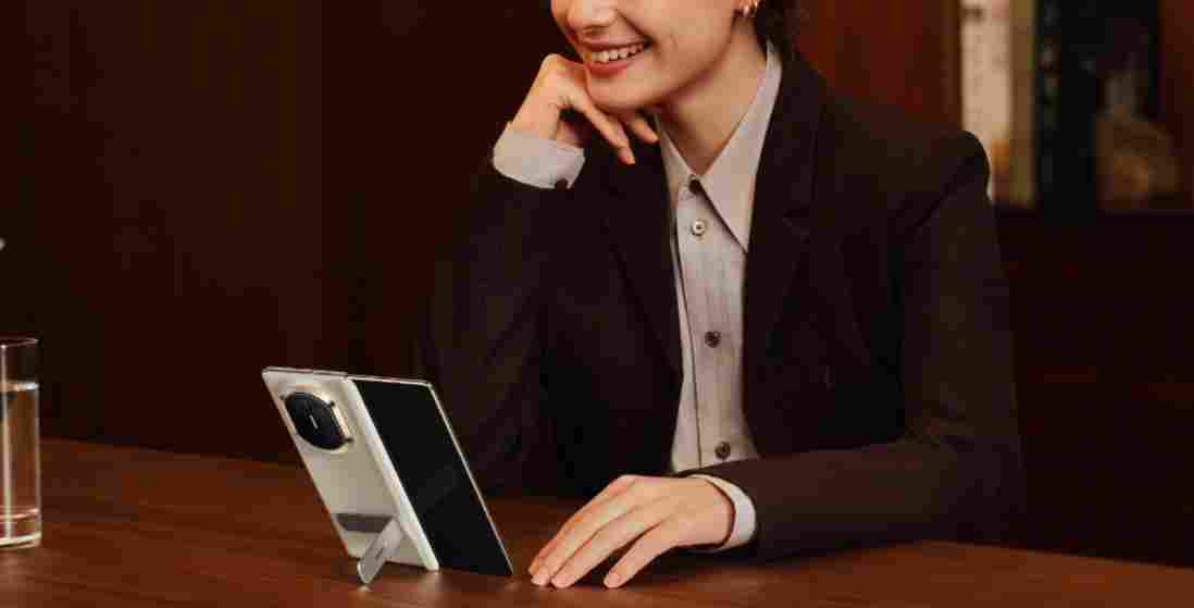 华为 Mate X7：轻薄手感+全能体验，2025 折叠屏旗舰的终极答案(图4)