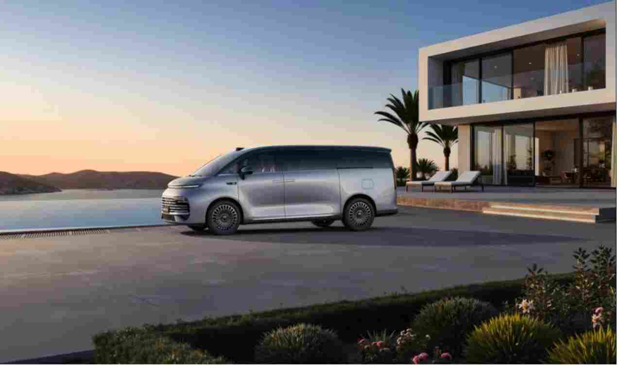 26.98 万，吉利银河 V900 把旗舰 MPV 的价格门槛拆了(图1)