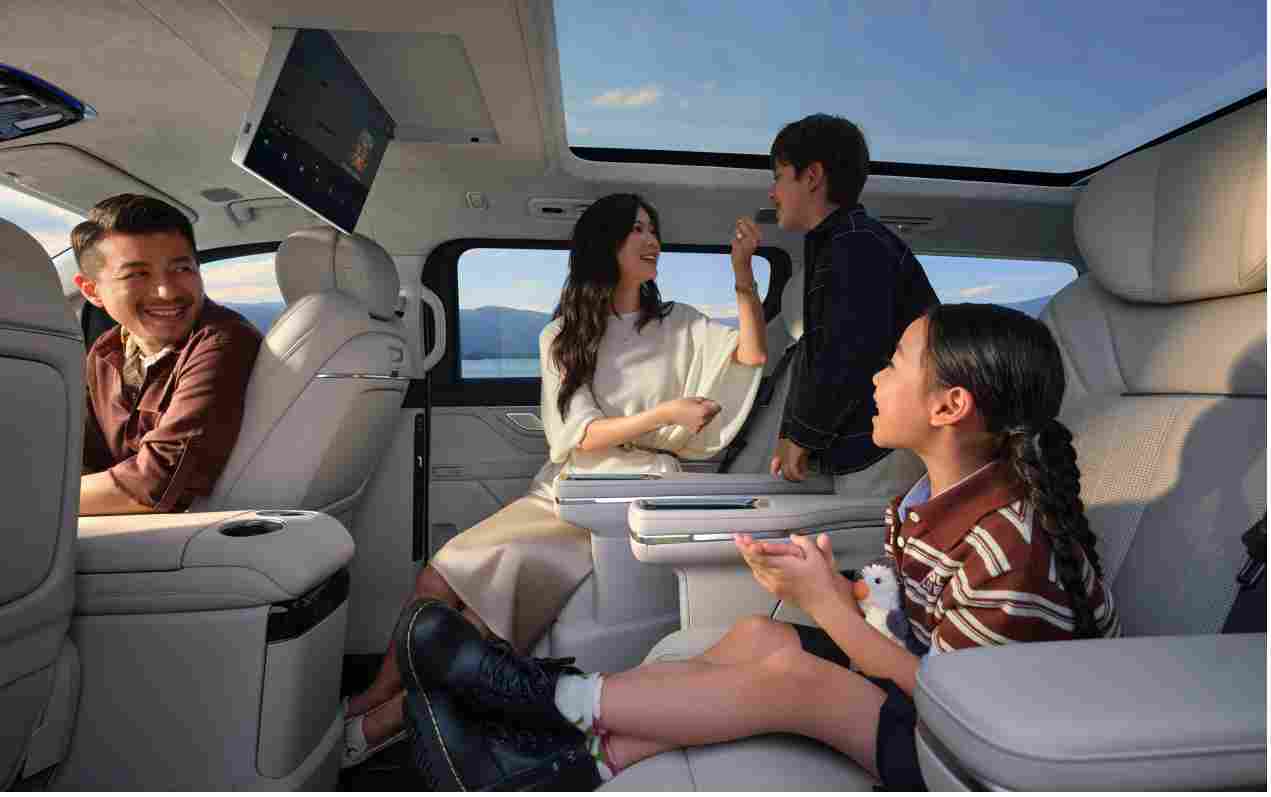 26.98 万,吉利银河 V900 把旗舰 MPV 的价格门槛拆了(图4) 26.98 万,吉利银河 V900 把旗舰 MPV 的价格门槛拆了(图4)