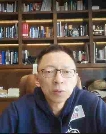 特朗普再度挥动关税大棒，丹麦如何保住格陵兰岛？看《张朝阳的英语课》了解最新国际要闻(图1)