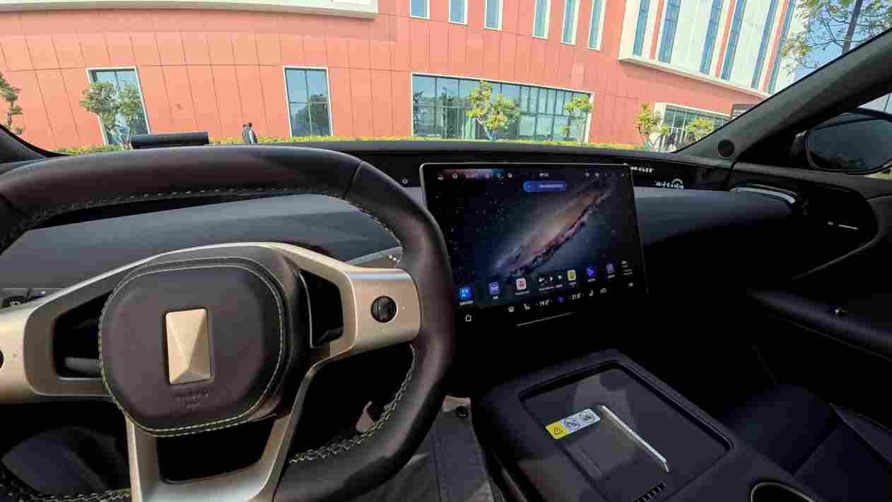 体验新一代鸿蒙座舱 HarmonySpace 5：一个「会来事」的智能助手(图3)