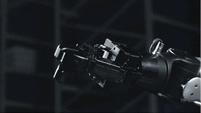 极智嘉发布全球首款人形通用仓储机器人，引领无人仓新纪元(图4)