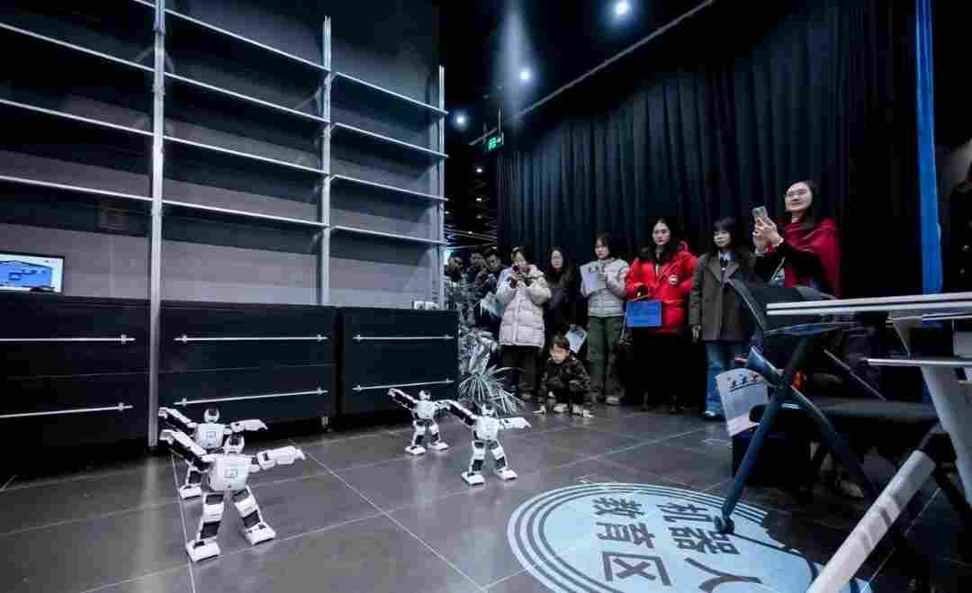 全球首家机器人「体验、销售、维保、服务」综合体落成｜首程 News(图5)