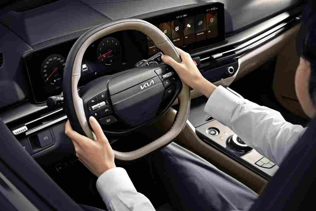 起亚新狮铂拓界诚意上市 全国统一「焕新一口价」10.99万元起(图4)