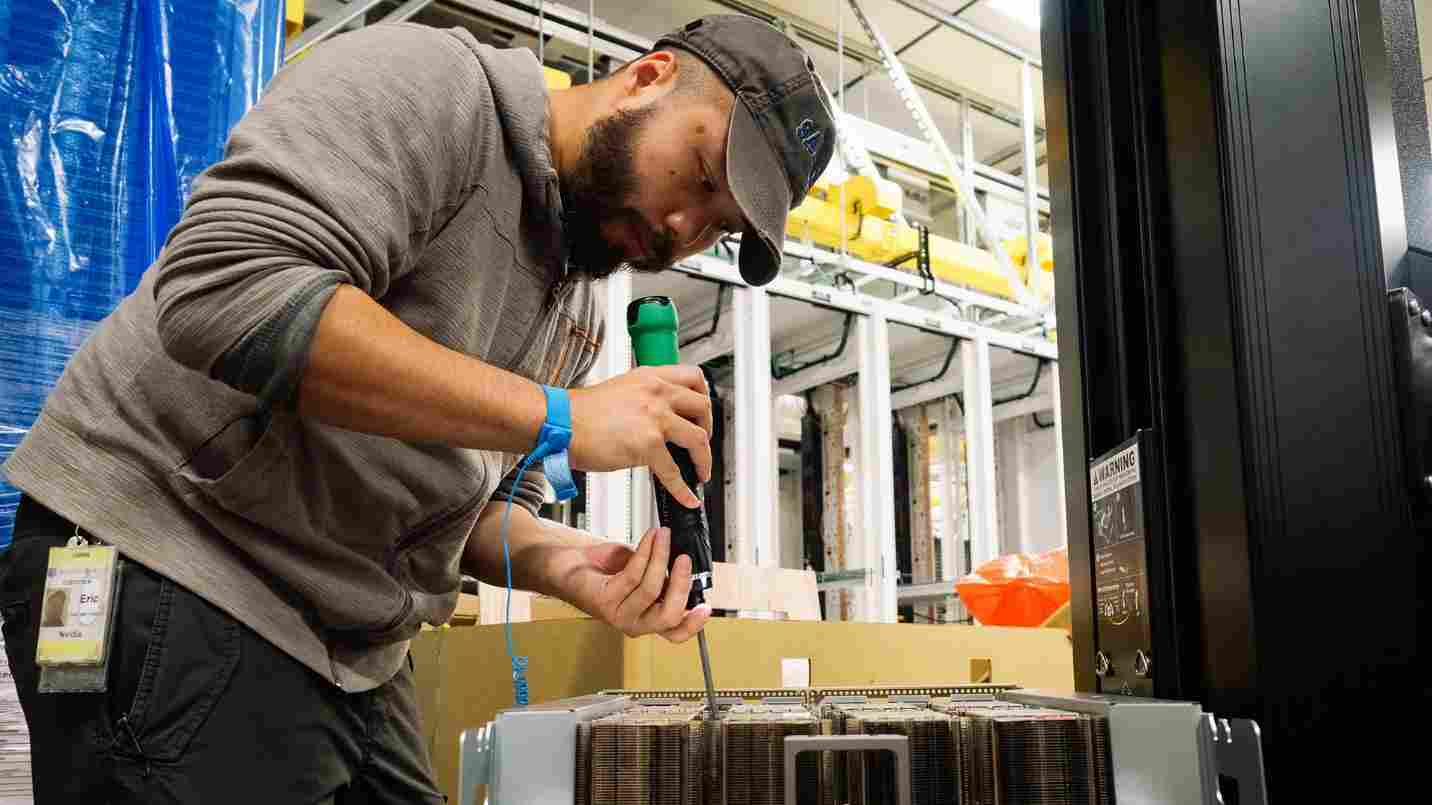 黄仁勋罕见发文：AI 是一块「五层蛋糕」(图12)