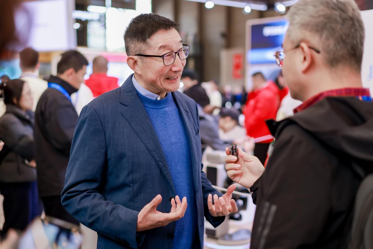 科沃斯锚定具身智能元年,AWE2026 解锁全场景服务机器人新生态(图4) 科沃斯锚定具身智能元年,AWE2026 解锁全场景服务机器人新生态(图4)