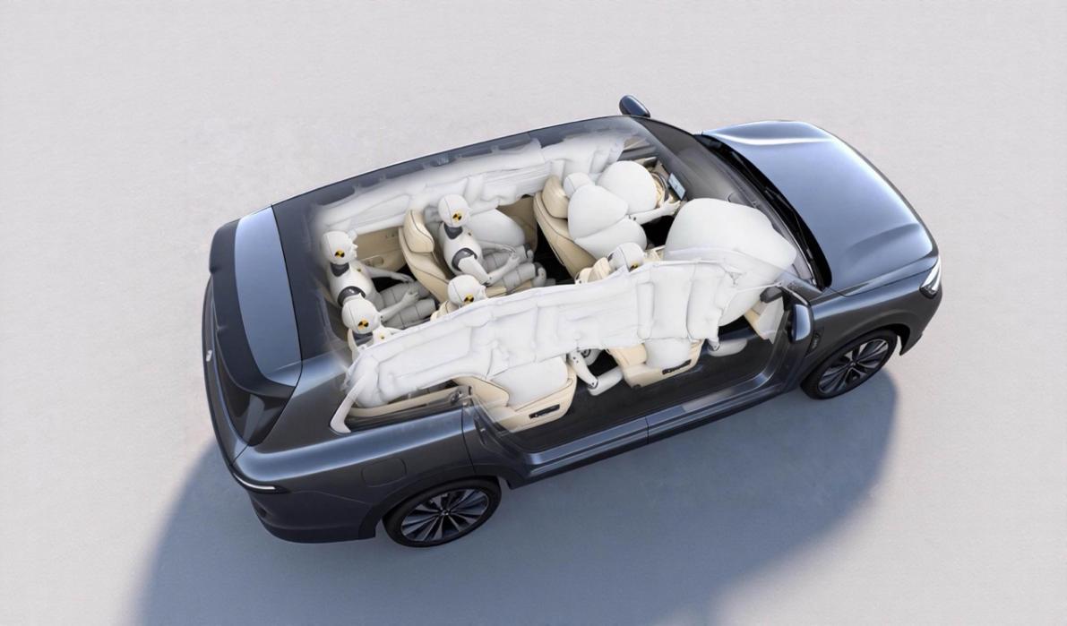 行业首次！华境S通关80km/h侧碰后垂直高度15米高坡坠落翻滚挑战，获TOP Safety证书(图5)