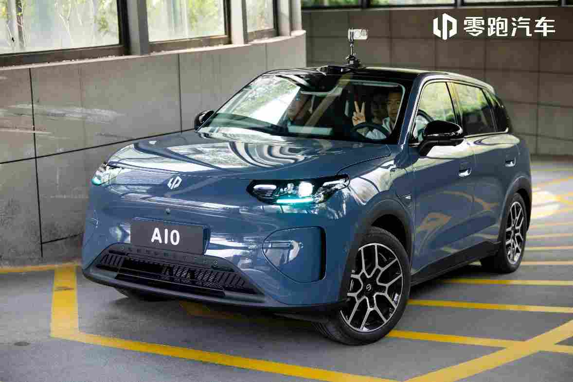 10 万内首搭「车位到车位」，零跑 A10 开启纯电小车 3.0 时代(图3)