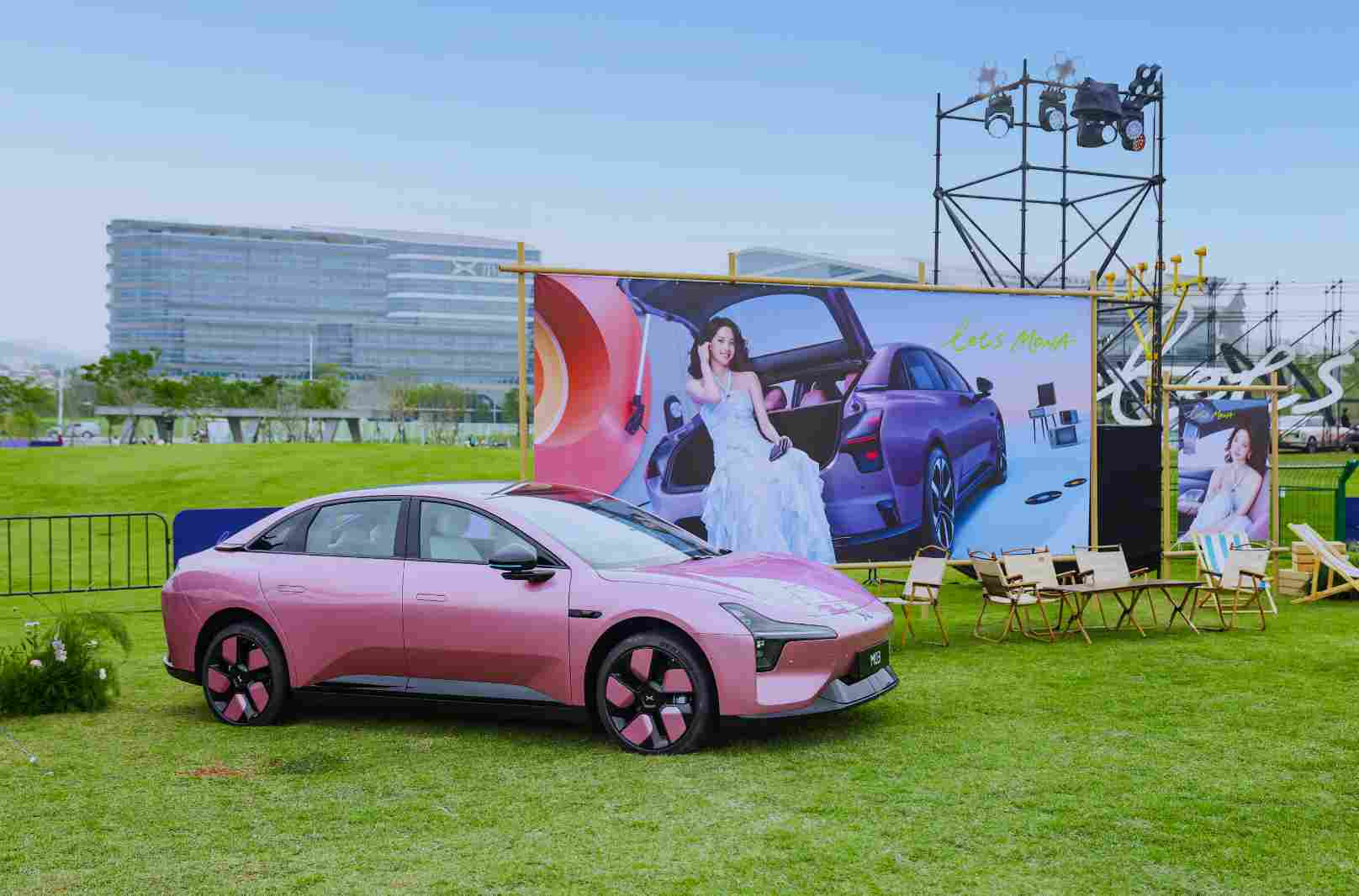 小鹏的「AI 阳谋」：用一台 12 万的 MONA，引爆物理世界的技术奇点(图2)