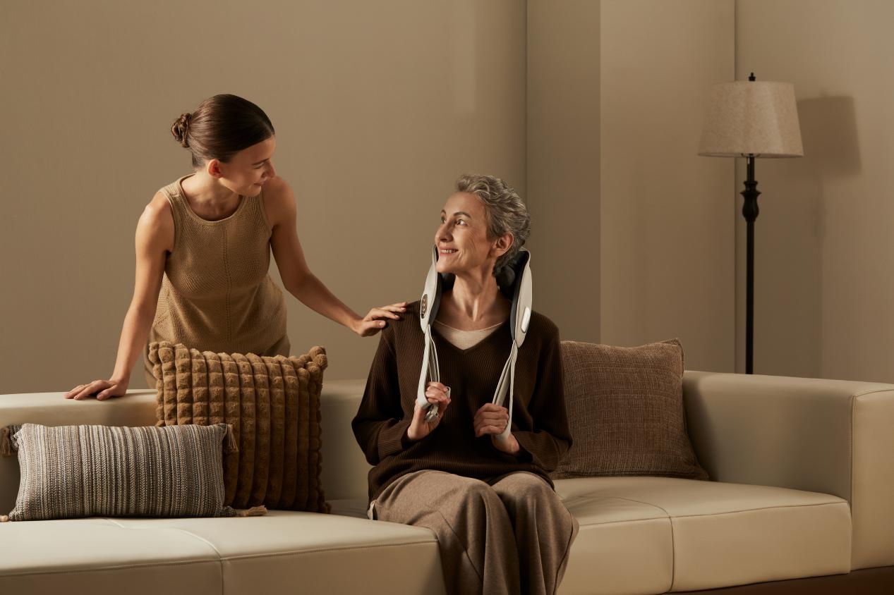 破局同质化内卷 追觅 N40pro 肩颈按摩器以首创可更换按