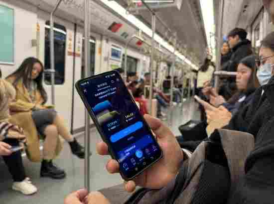 黄金中屏 + 旗舰双芯，iQOO Z11 Turbo 重新定义中端机全能体验(图5)