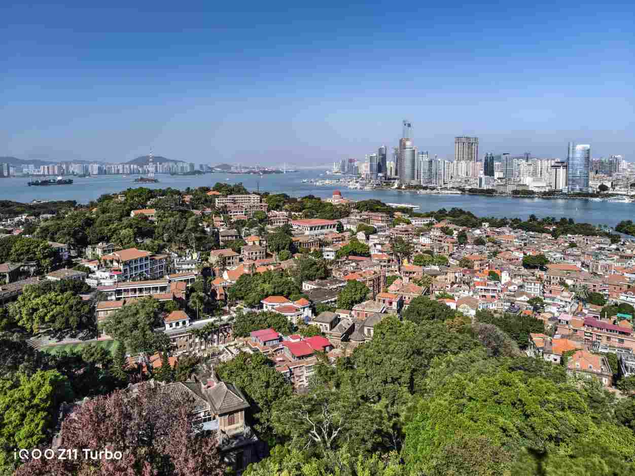 黄金中屏 + 旗舰双芯，iQOO Z11 Turbo 重新定义中端机全能体验(图6)